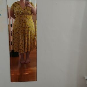 Yellow retro dandelion dress